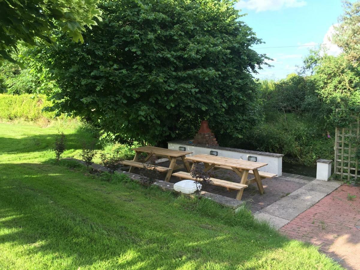 Maesbury Riverside Oswestry Esterno foto
